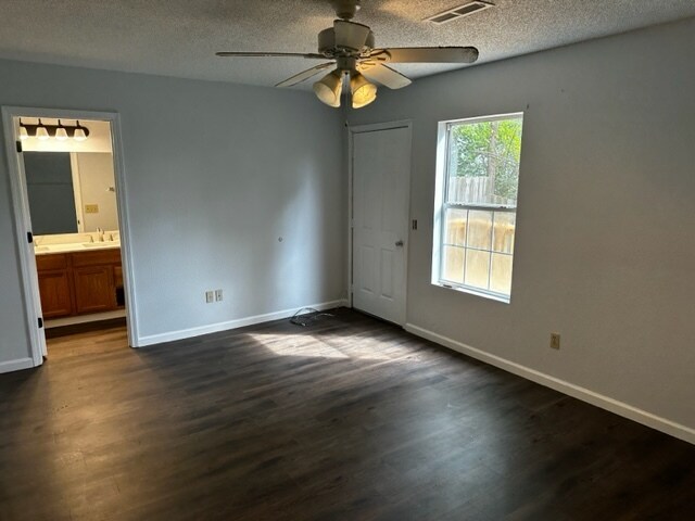 Building Photo - 119 Rockyreef Cir