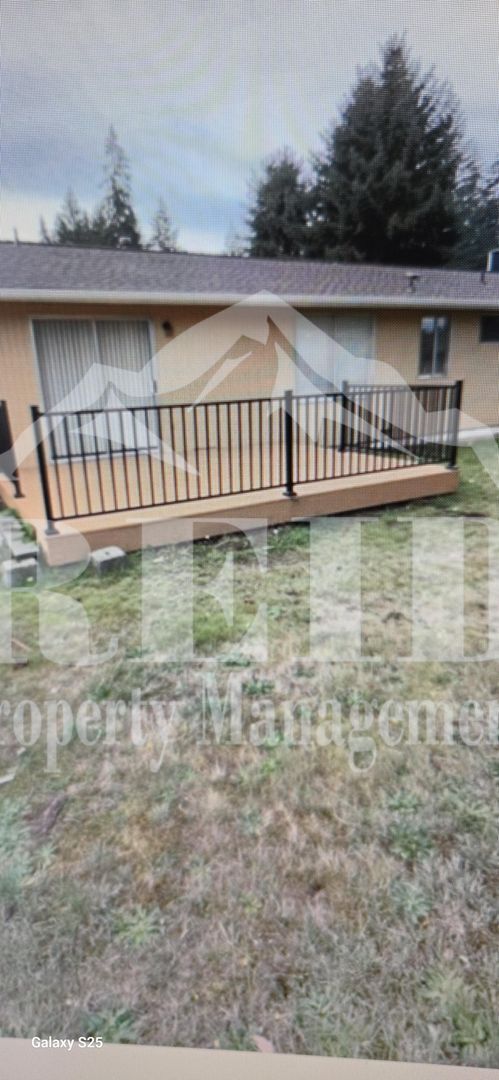 Building Photo - 3 BED 1.5 BATH RAMBLER - PORT ORCHARD