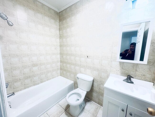 Building Photo - 30 Whitman Ave