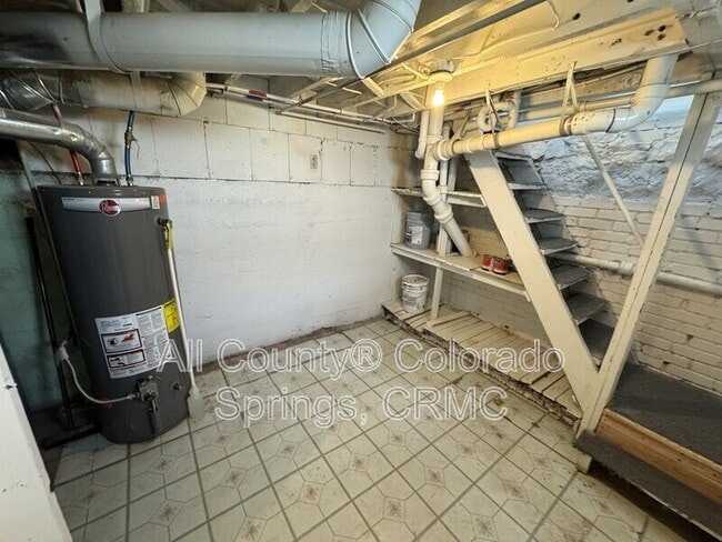 Building Photo - 612 E Del Norte St