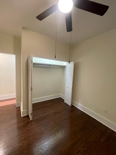 Building Photo - 3555 S King Dr