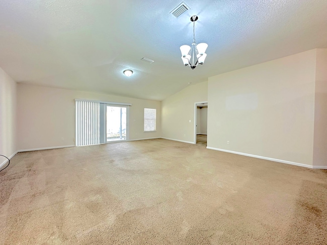 Building Photo - 3/2, Pinewood Pointe Home, Lawn Care Inclu...