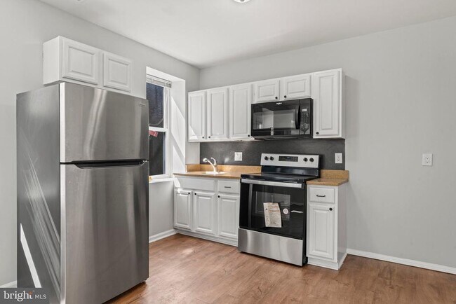 Primary Photo - 1018 S 52nd St