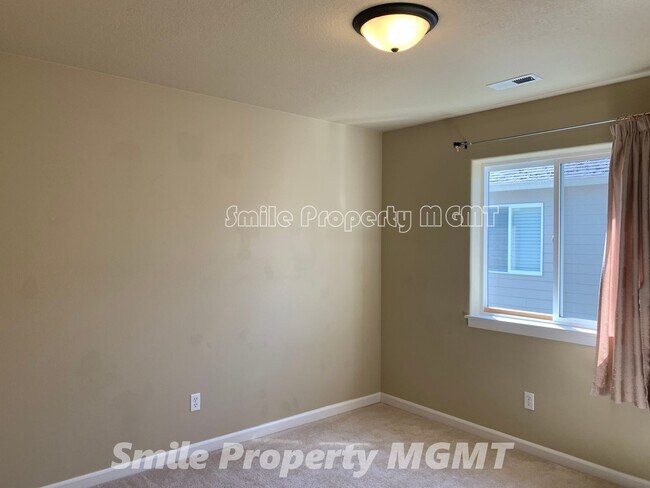 Building Photo - NEW Carpet