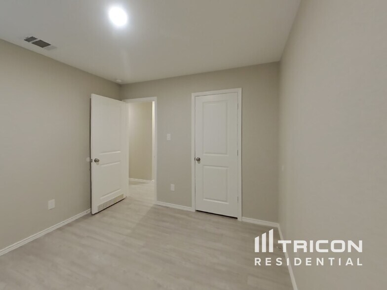 Building Photo - 9603 Littleton Grist
