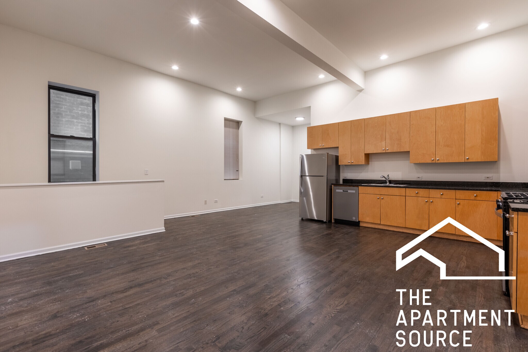 Building Photo - 1260 N Greenview Ave