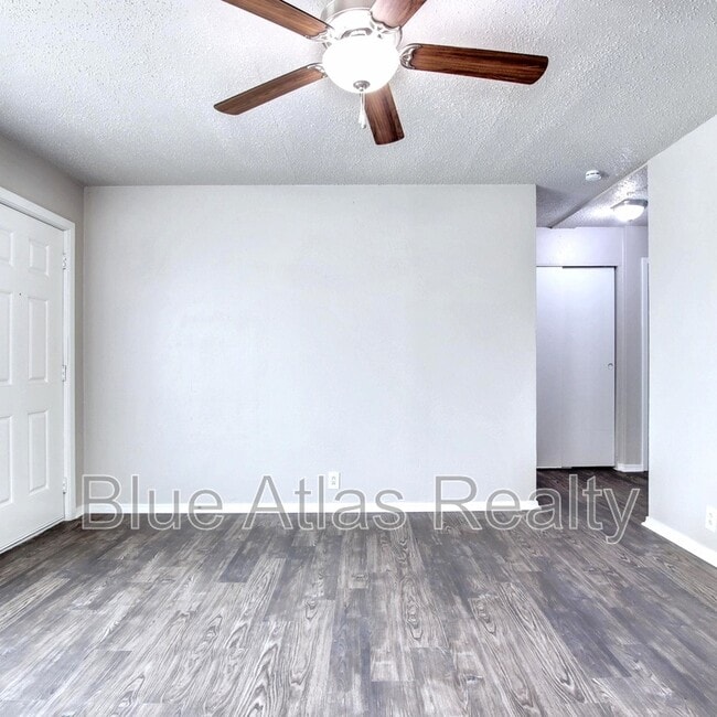 Building Photo - 2706 W Colorado Blvd