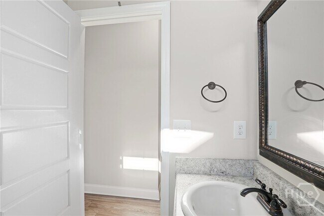 Building Photo - 105 Danielle Loop