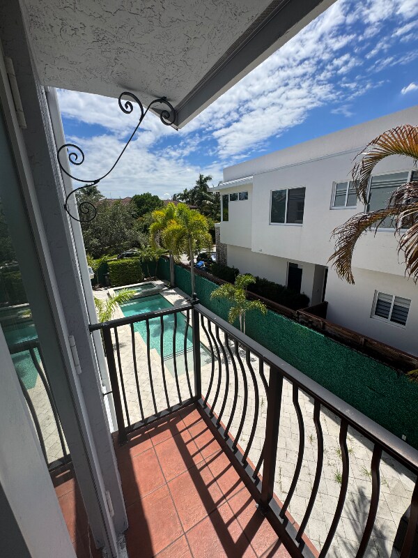 Building Photo - 2515 NE 18th St