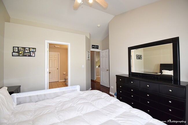 Building Photo - 2402 Wilton Ln