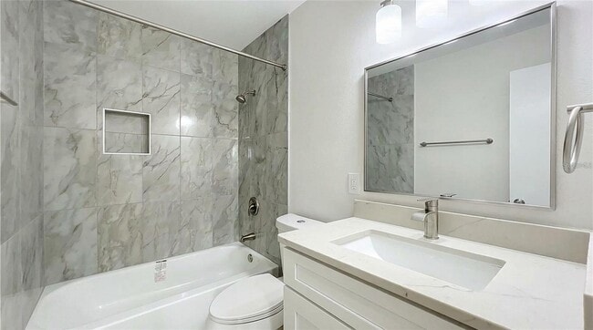 Building Photo - 201 Fern Ct