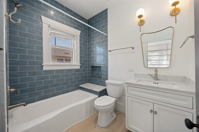 Building Photo - 2215 Gregg St