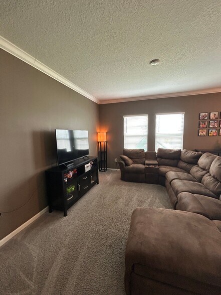 Building Photo - 8752 Sportsman Lp