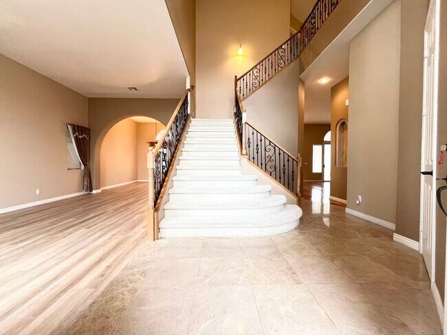 Building Photo - 2105 Eaglepath Cir