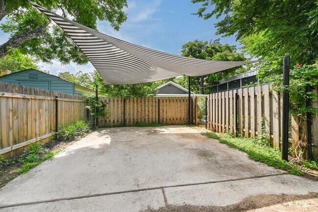 Building Photo - 4408 Avenue C