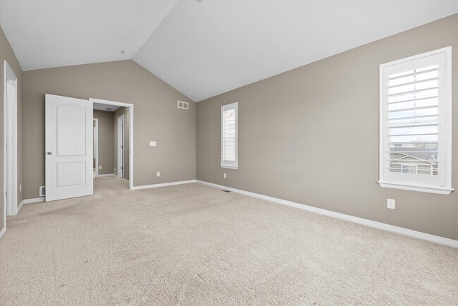 Building Photo - 8344 Coopers Hawk Way