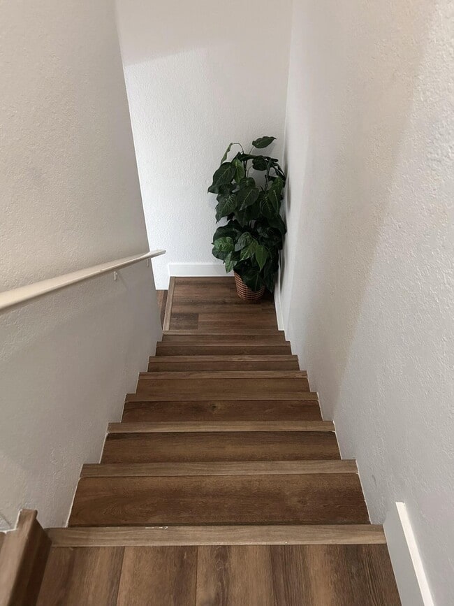 Building Photo - 369 Waterside Dr