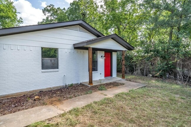 Building Photo - 104 N Oneal St