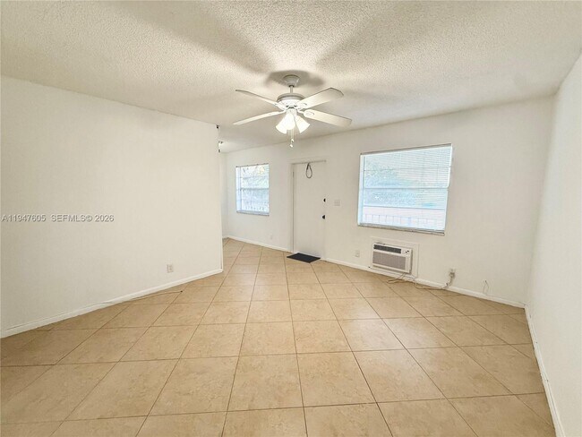 Building Photo - 10 SE 9th Ave