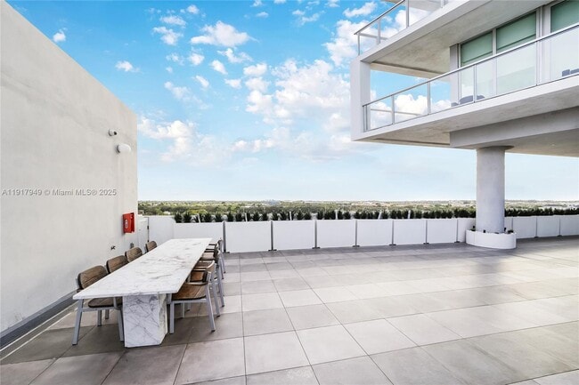 Building Photo - 2000 Metropica Wy