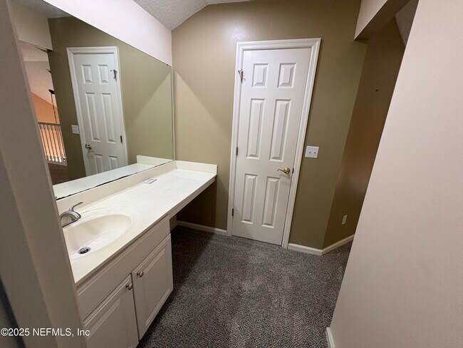 Building Photo - 585 Golden Links Dr