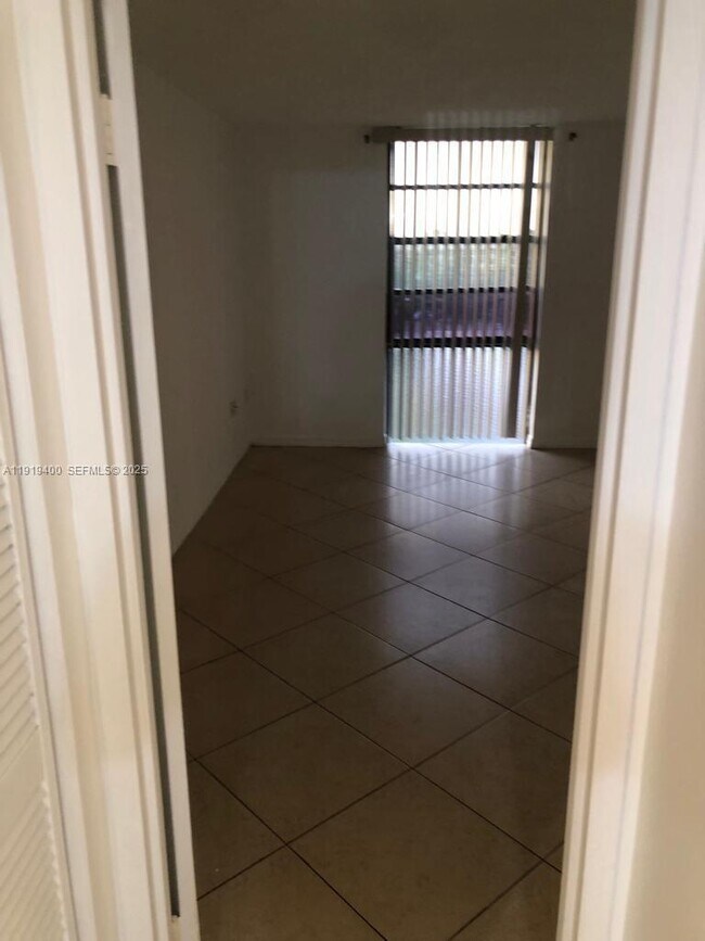 Building Photo - 16950 W Dixie Hwy