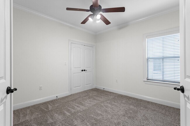 Building Photo - Luxury Highland Park Living
