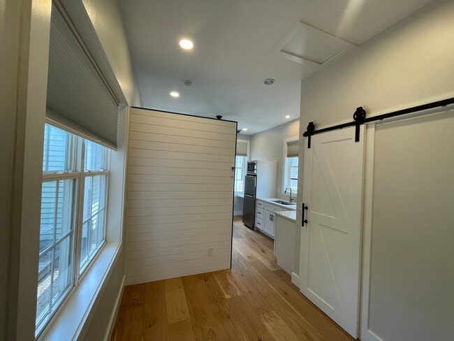 Building Photo - 907 Ashley Ave