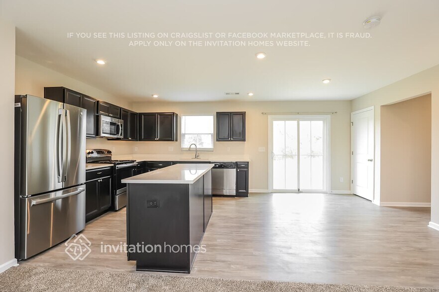 Building Photo - 2417 Solomon Ln