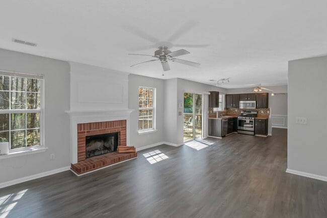 Building Photo - 3309 Touchwood Ct SW
