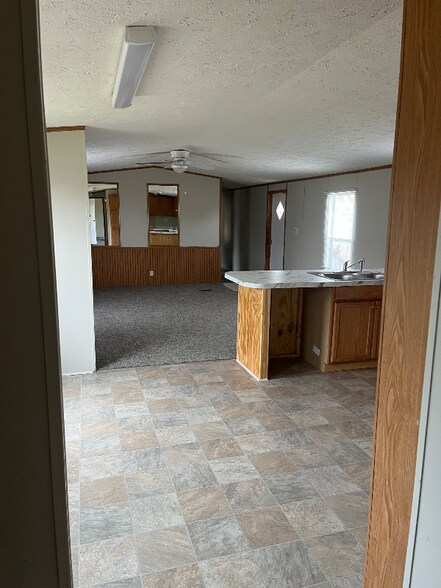 Building Photo - 491 N Cox Rd