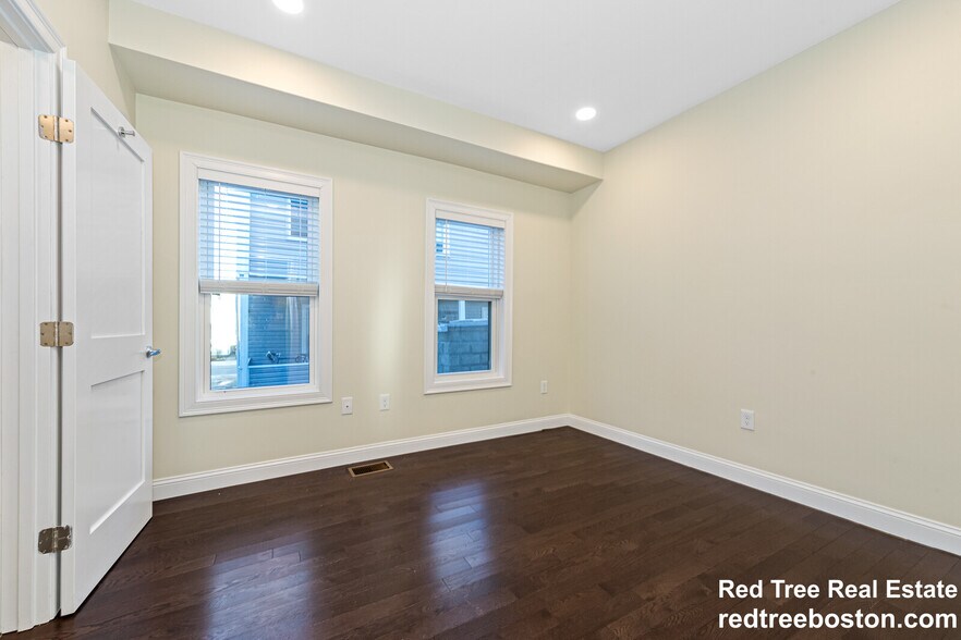 Building Photo - 62 Bradbury Ave