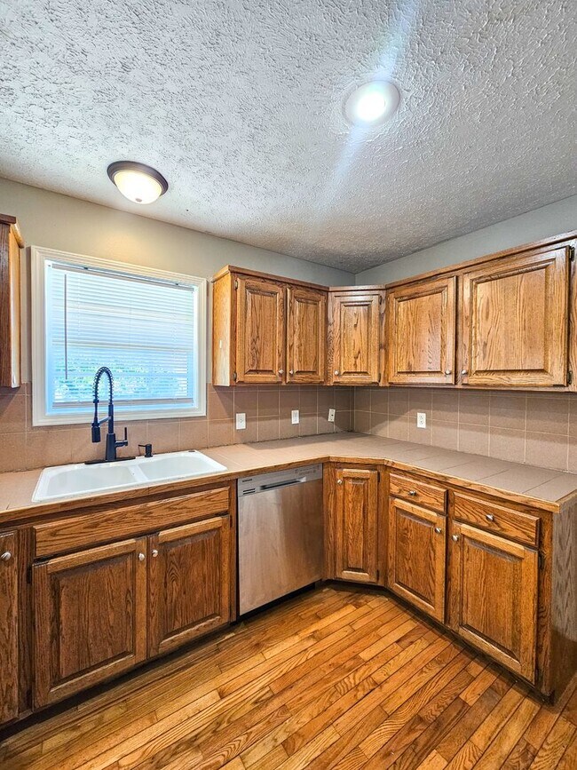 Building Photo - 1257 W Bridgewood Pl