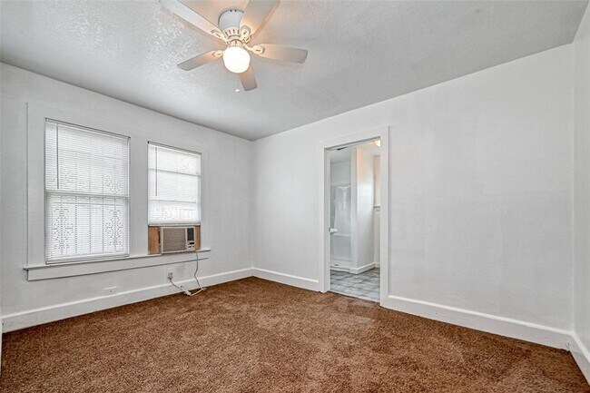 Building Photo - 7119 Farnsworth St