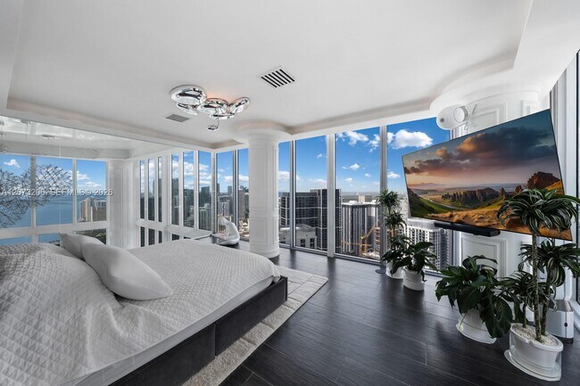 Building Photo - 888 Biscayne Blvd