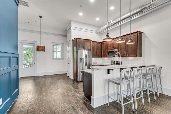 Building Photo - 3371 Dogwood Dr