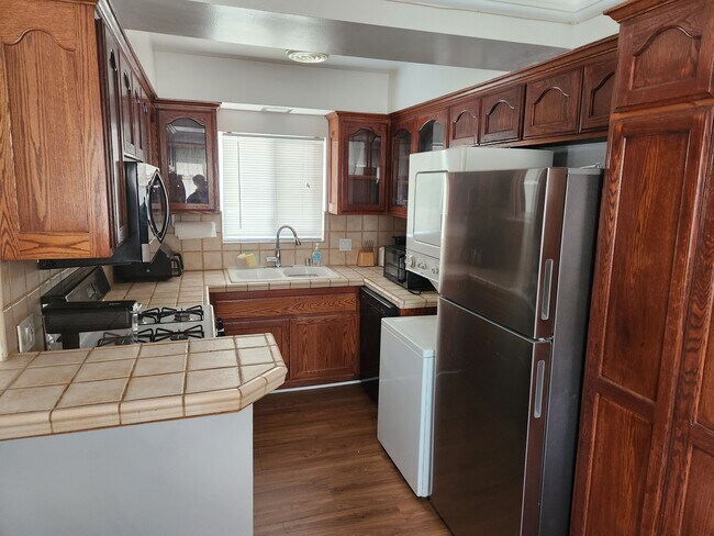 Building Photo - 310 Bethany Rd