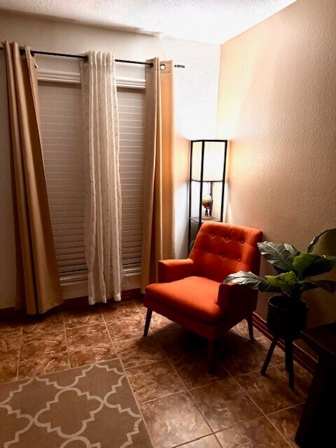 Building Photo - 8935 Dirby St