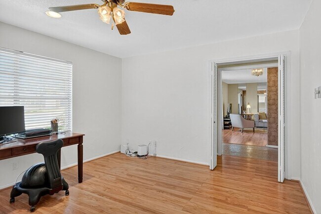 Building Photo - 3210 Cimmaron Ave