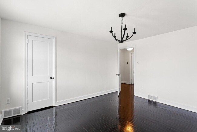 Building Photo - 7675 Overbrook Ave