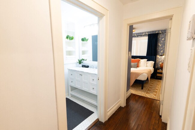 Building Photo - 725 Peddie St