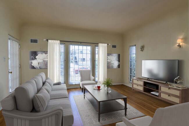 Living Room - 4015 Edenhurst Ave