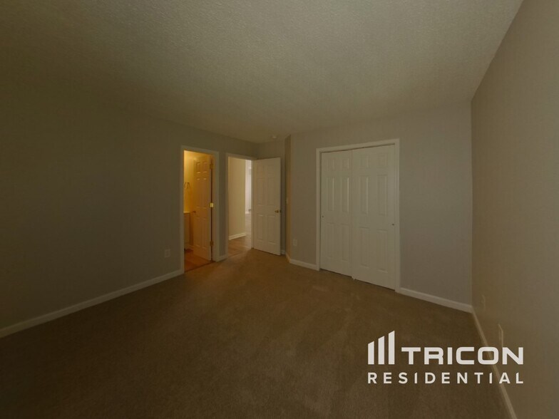 Building Photo - 160 Springway Dr