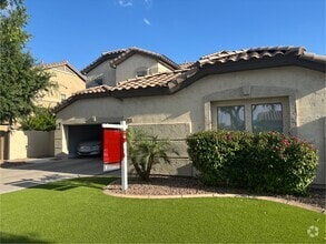 Building Photo - 461 W Flamingo Dr