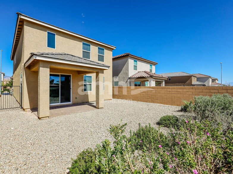 Building Photo - 11146 Magallanes St