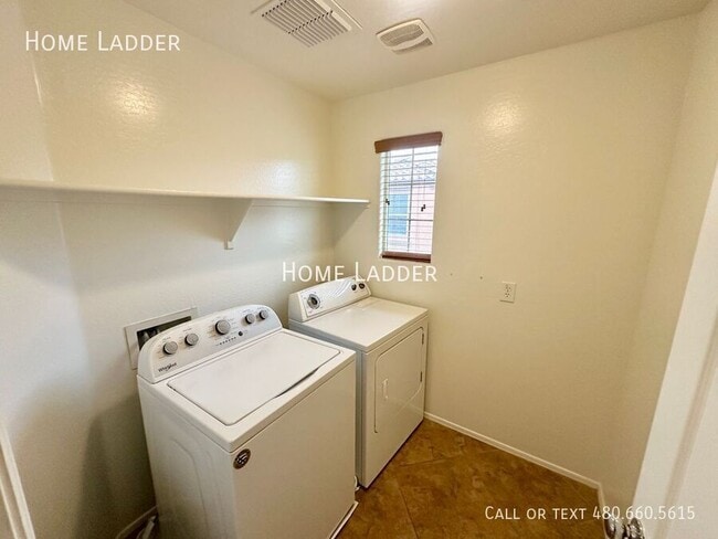 Building Photo - 2223 S Buckaroo Trail