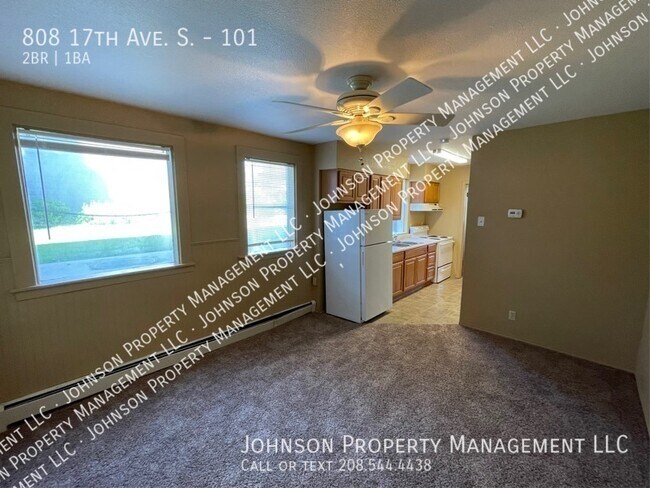 Building Photo - 808 17th Ave S