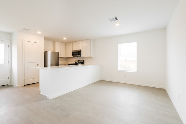 Building Photo - 303 Bush Mdw Ln