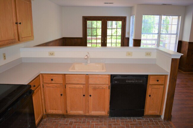 Building Photo - 361 Kent Ln