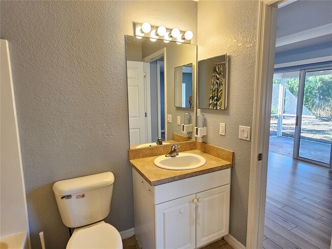 Building Photo - 8470 Drolet Ave